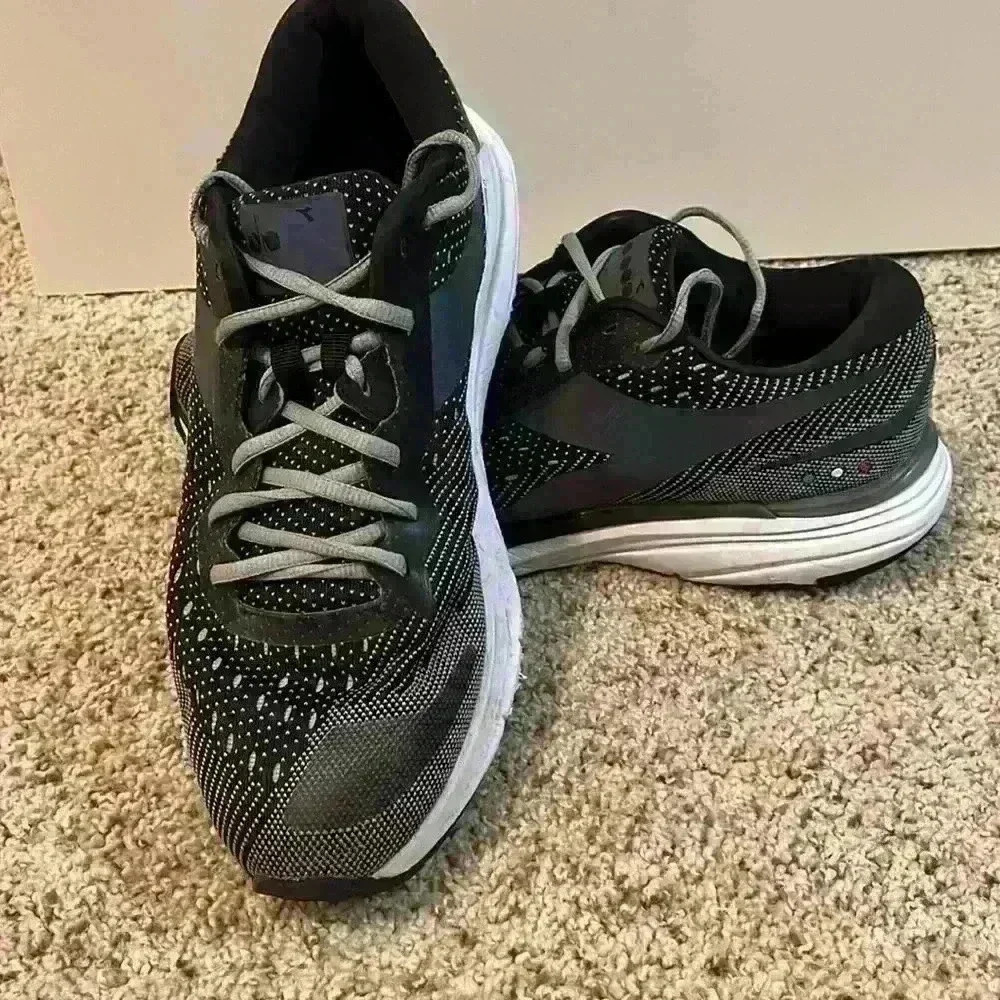 Diadora Mythos Blushield Hip 6 Running Shoes Mens Size 10.5 - Picture 3 of 10
